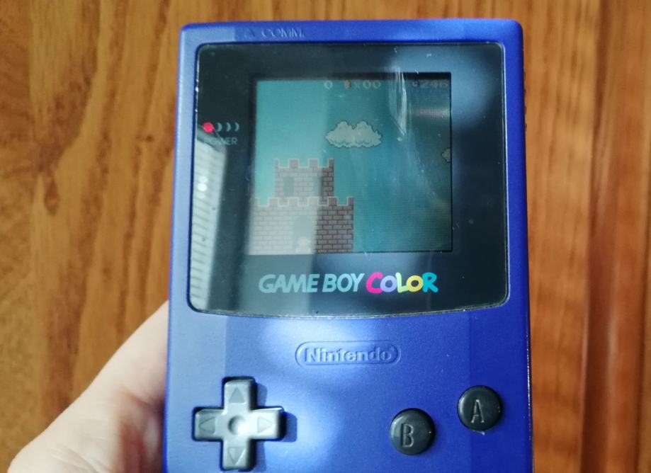 Game Boy Color (Nintendo) + igra Bomberman