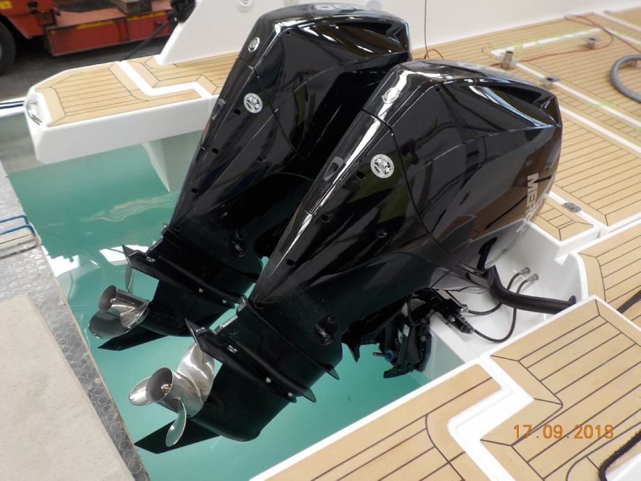 Mercury V6 FourStroke 200hp outboard engine