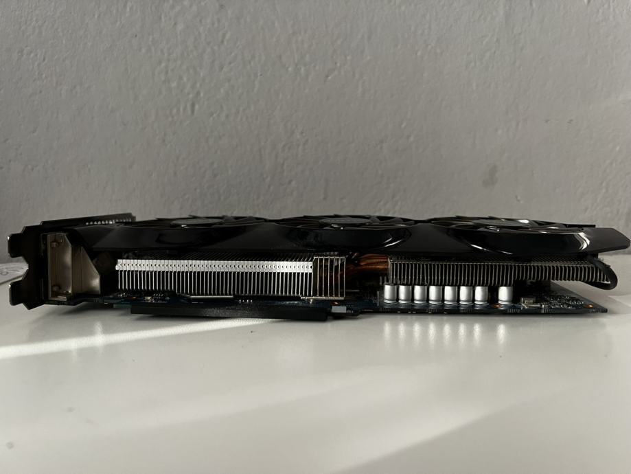 690ti Grafična kartica GIGABYTE GTX 660 TI z napajalnikom