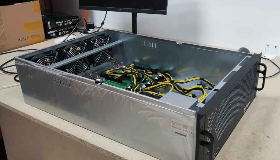 MINING RIG BUNDLE, SERVER OHIŠJE + 5 x RTX3070TI - 275 Mhs