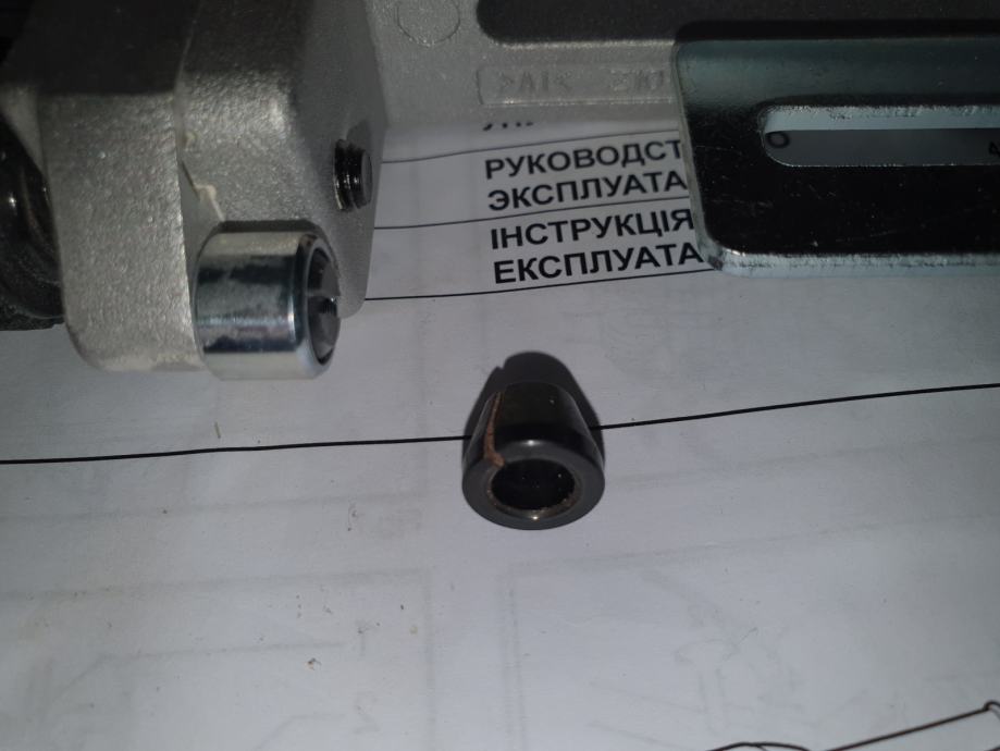 Makita 3709 električni enoročni rezkalnik