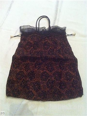 Starinska ženska torbica v obliki mošnjička naprodaj