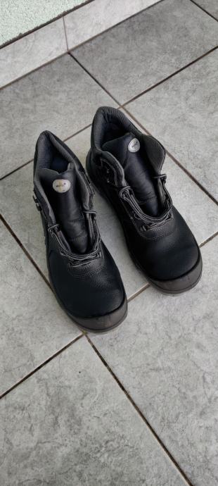 Delovni in zaščitni čevlji / obutev WORTEC št. 44