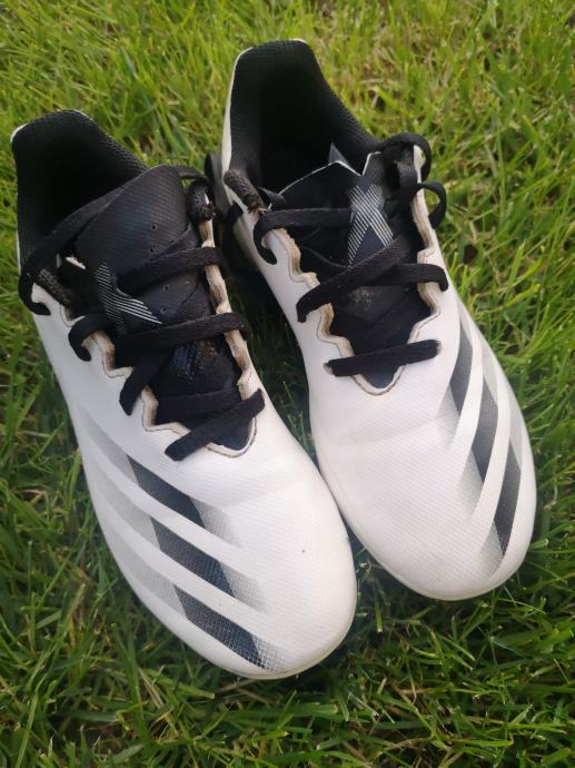 Adidas nogometni čevlji za travo štev. 33