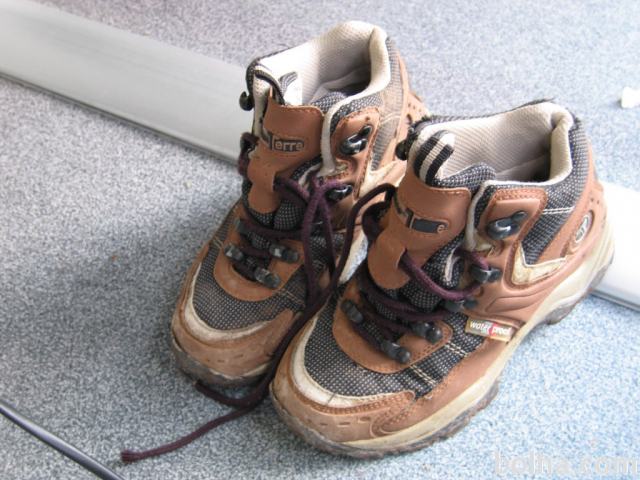 Otroška obutev – pohodni čevlji gojzarji, št. 31-32