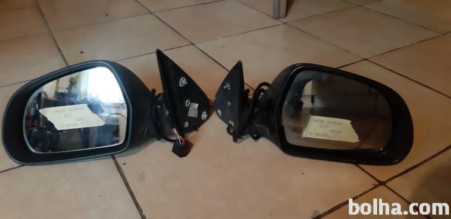 Škoda Octavia III, levo in desno ogledalo
