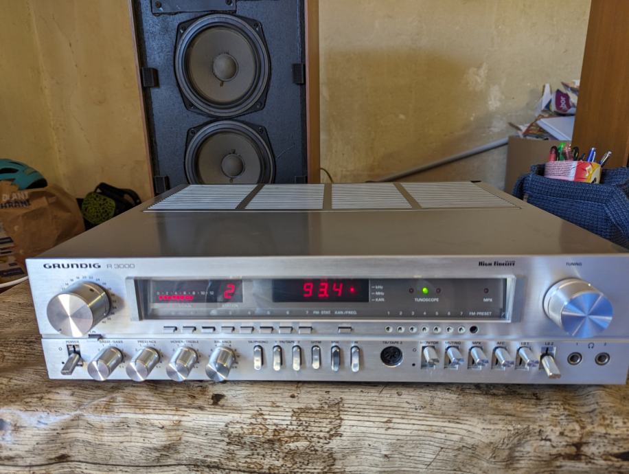 Grundig R-3000