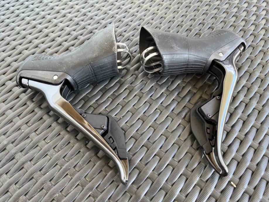 Shimano Dura-Ace 9100 & 9150 STI Hebelhauben Paar – Für 2x11-fach Schaltung Und Di2 Shimano Dura-Ace 9100 & 9150 STI Hebelhauben Paar – Für 2x11-fach Schaltung Und Di2