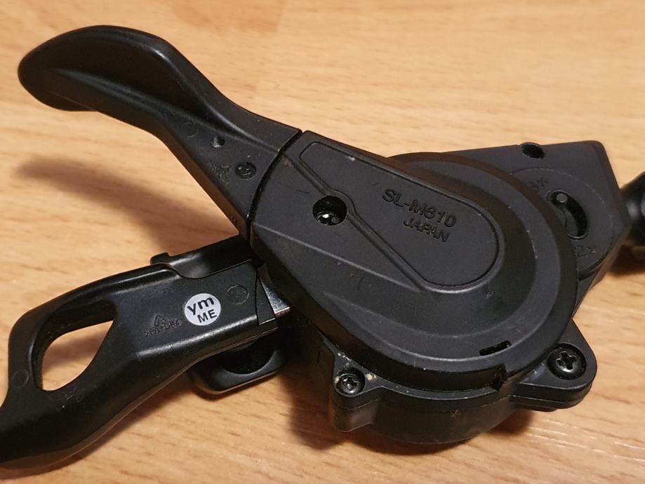 Dérailleur Avant Shimano Deore FD-M611-B - Montage Direct, 3x10 Vitesses, Double Traction