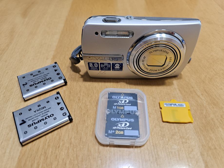 Digitalni fotoaparat Olympus u840 + hitra 2GB M+ kartica + 2x bateriji