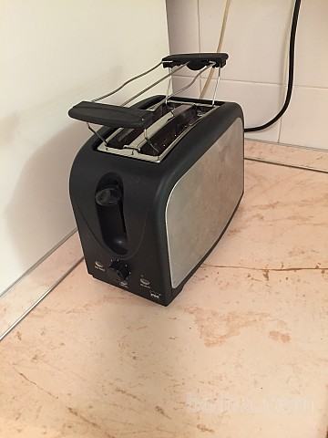 toaster / opekač kruha