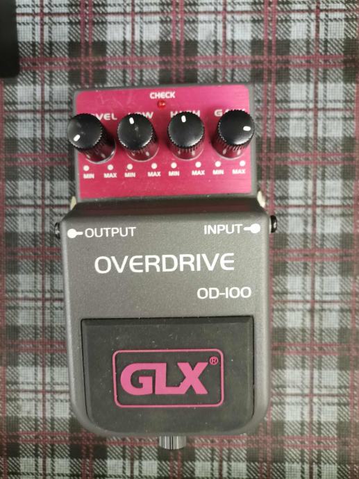 2 x kitarski overdrive distortion efekt + Volume pedal