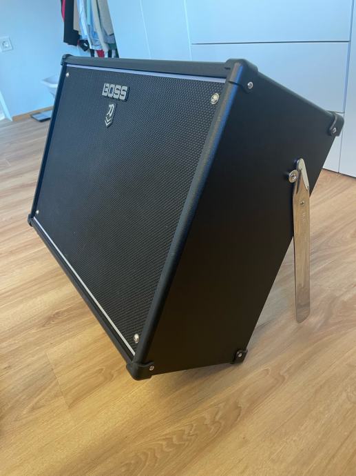 Boss Katana 100/2x12 mk2 + GAFC footswitch