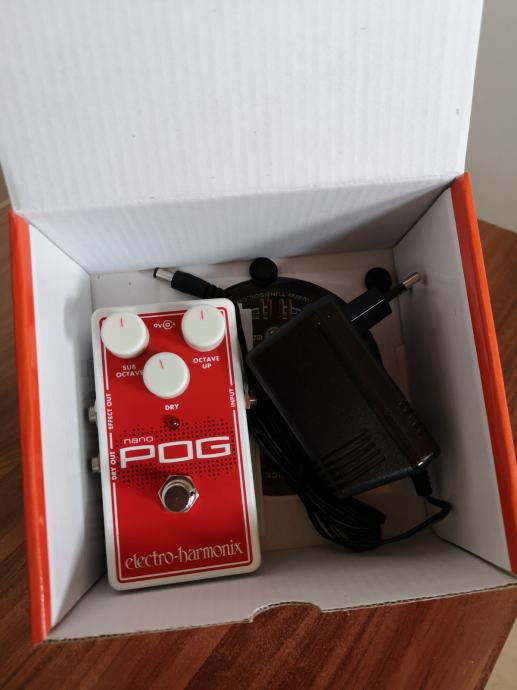 EHX Looper, Nano POG, JHS Kilt, MXR Tremolo