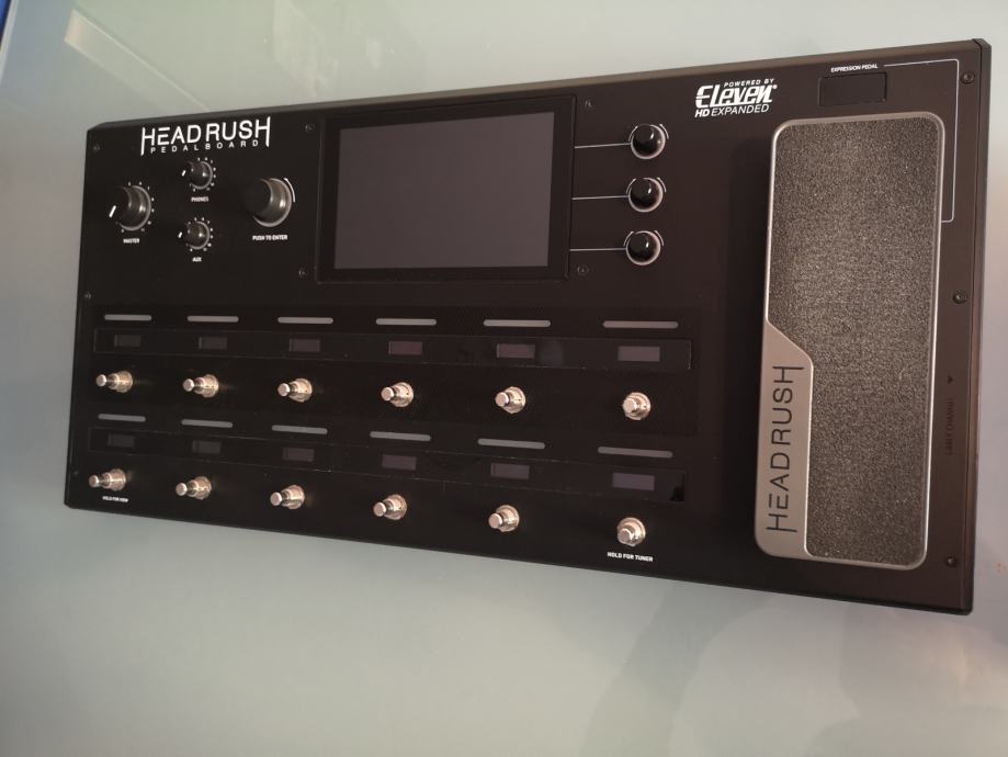 HEADRUSH pedalboard (BOSS, LINE6, KEMPER)