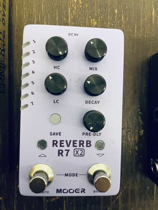 KITARSKI EFEKT PEDAL ( overdrive, delay, reverb, distorsion, chorus )