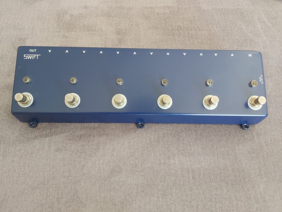 Kitarski pedal, power supply, looper in mini amp