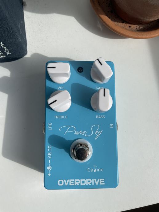 Overdrive, distortion pedal, efekt za kitaro (ni boss, fender, ibanez)