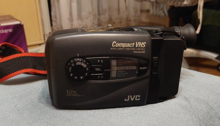 Kamera JVC Compact VHS 12x zoom