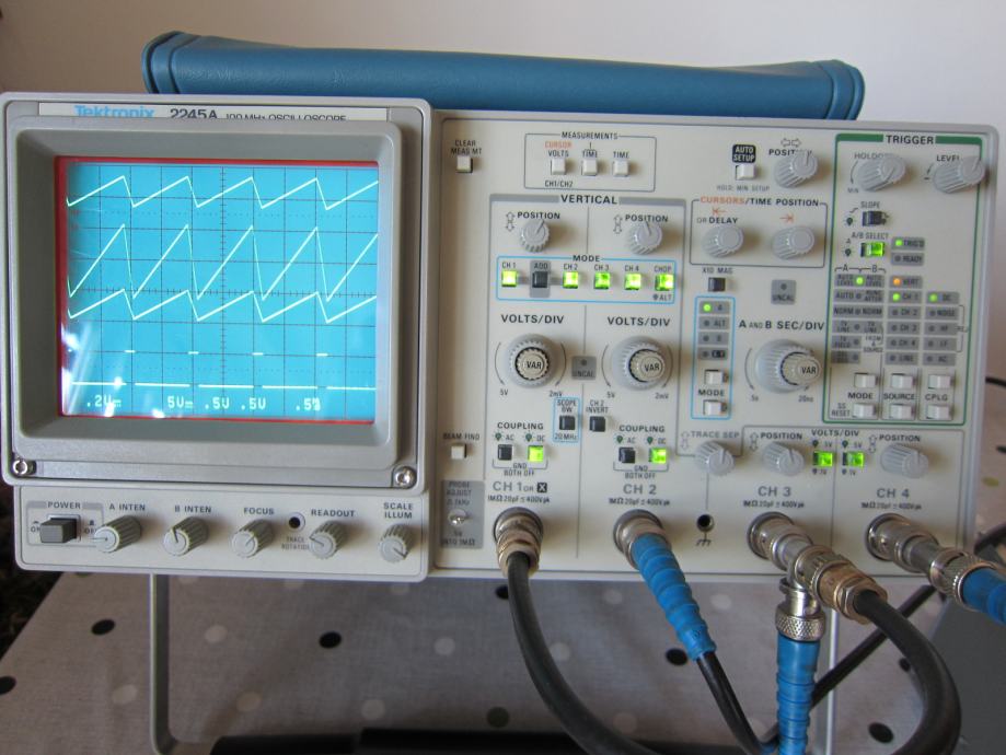 Osciloskop Tektronix 2245a