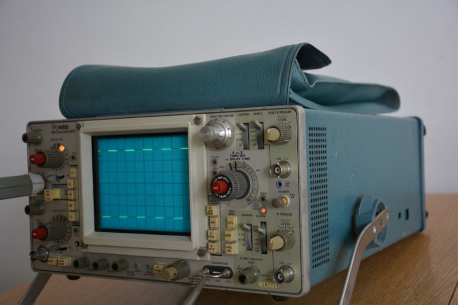Tektronix 465 100 MHz osciloskop