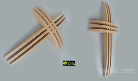 Križ, lesen posebne oblike