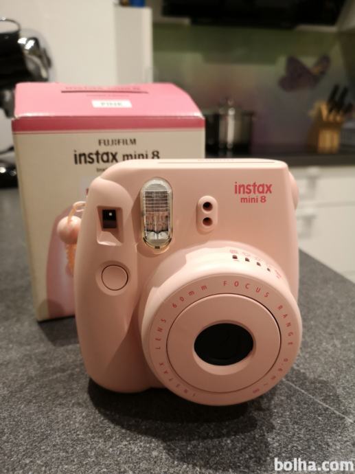 Polaroidni fotoaparat FUJIFILM instax 8 mini