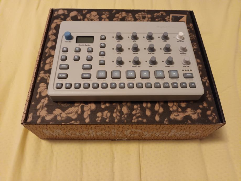 Elektron Model Cycles Groove Box (Drum Machine, Synth)