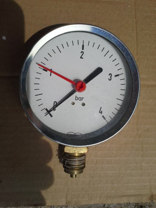 Manometer 4 bar z dodatnim rdečim kazalcem, za nastavitev meje