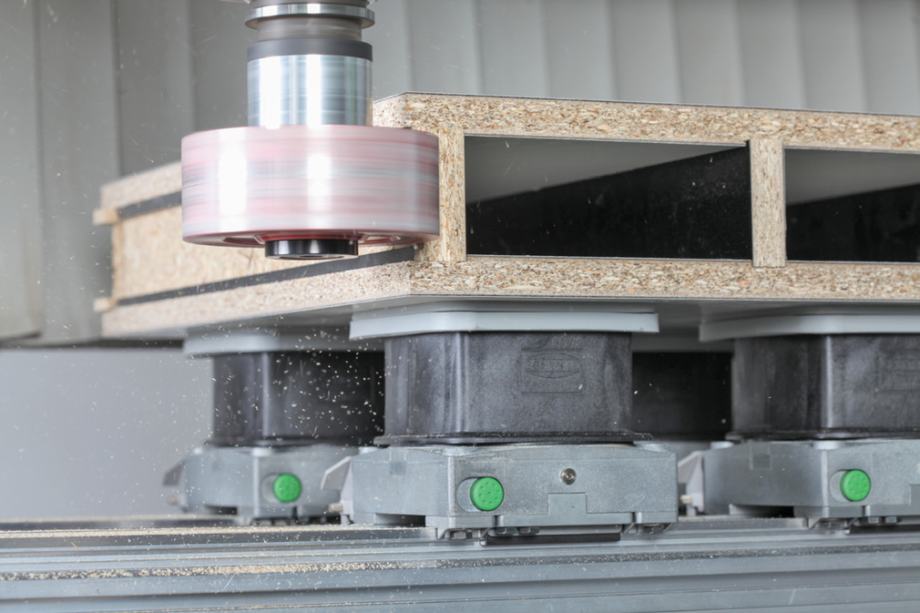 Vpenjalna oprema Schmalz prijemala za CNC stroje proizvajalca Biesse