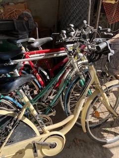 čistimo -prodam 5 koles  (3 ženska in 2 moška)  lepo ohranjena