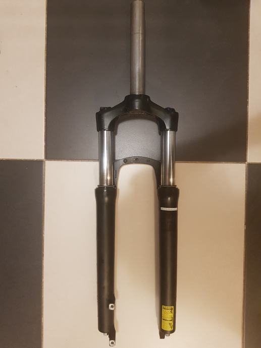 Prodam vzmetno vilico Suntour XCMHLO 27.5 Lockout