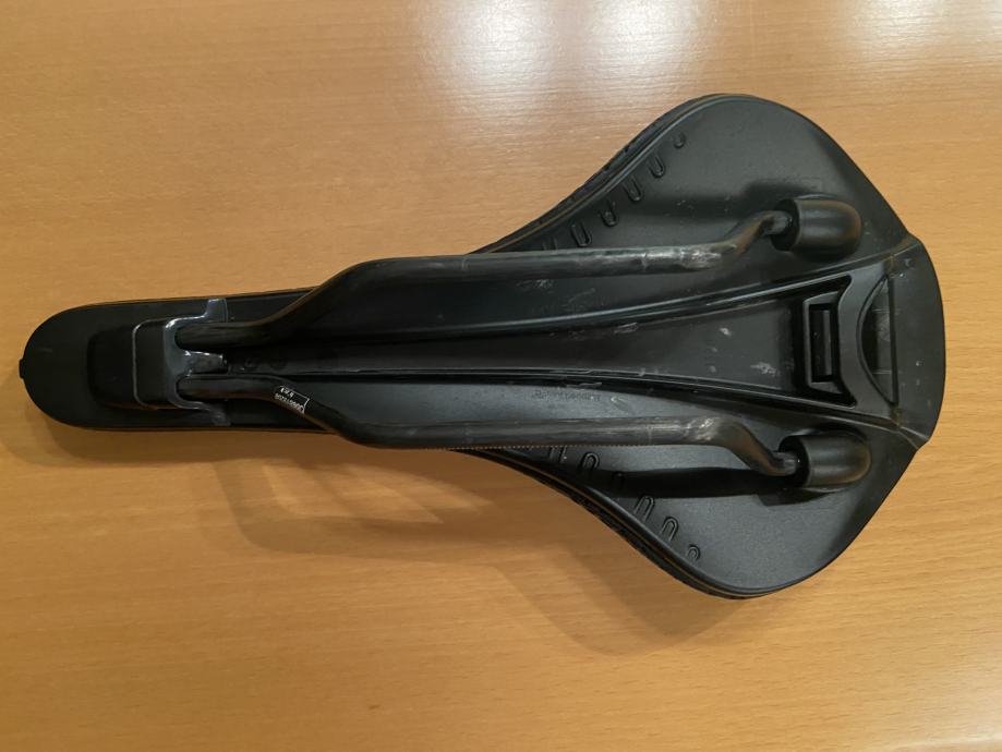 Selle De Vélo De Route Fizik Antares R3 Versus EVO 139 Mm Noir - Occasion Avec Usure