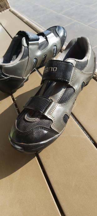 Shimano kolesarski čevlji 43