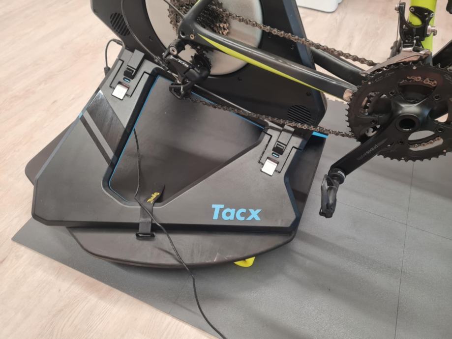 Tacx Rocker Tacx Neo 2T trenažer + Gymrail Momentum X1 rocker plate