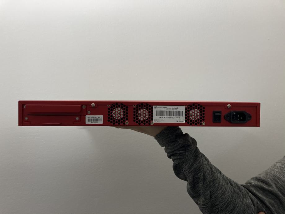 Požarni zid fire wall watchGUARD firebox X550e core uerjevalnik router