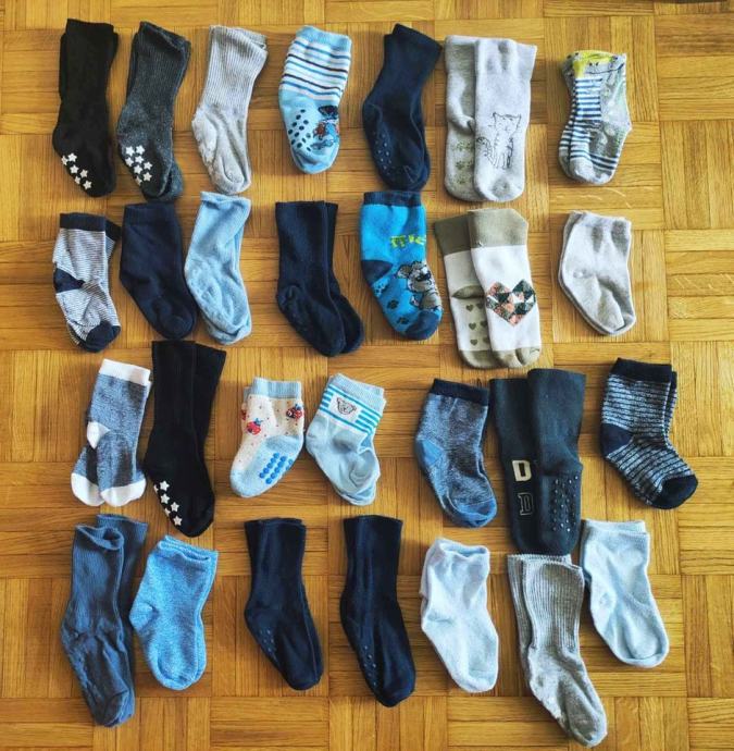 28 parov nogavic od rojstva do št 21