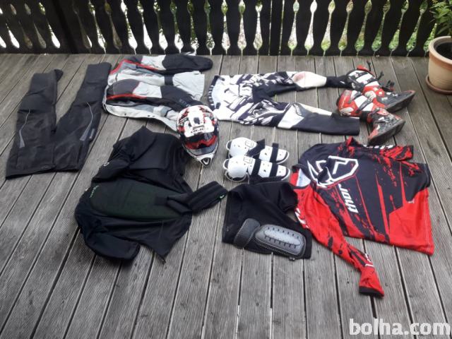Motocross / enduro oprema (čelada, škornji, obleka, zaščita)