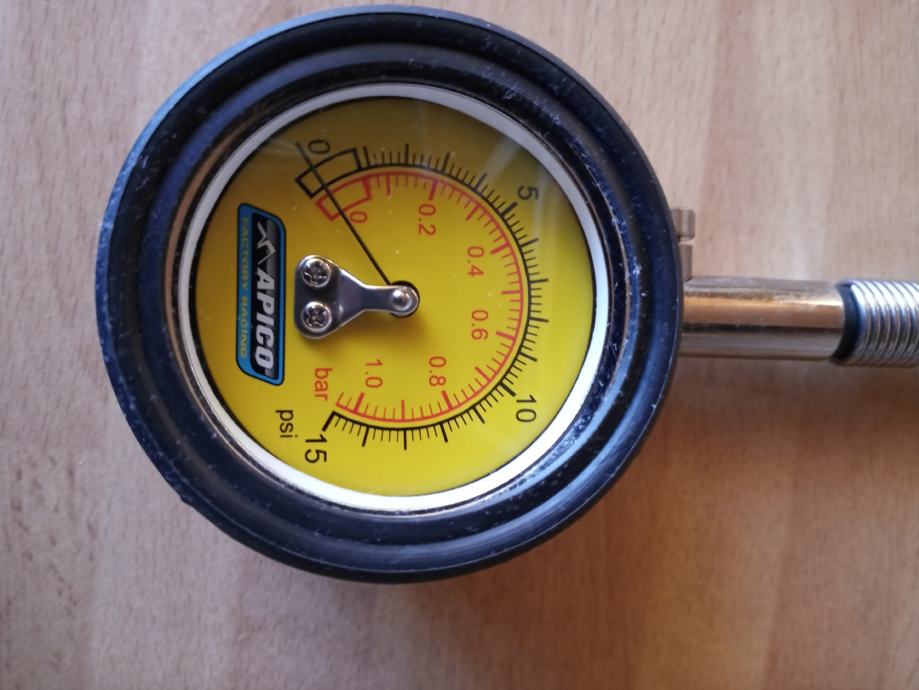 Prodam manometer