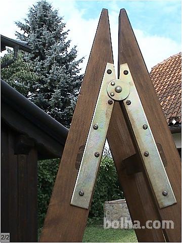 Odlična lesena lestev A, višine 2 m, naprodaj
