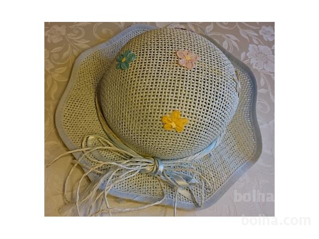 KLOBUK klobuček dekliški za 2-3 leta (pkt 66)