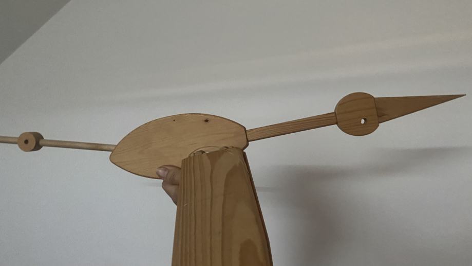 lesena ptica za opremo otroške sobe