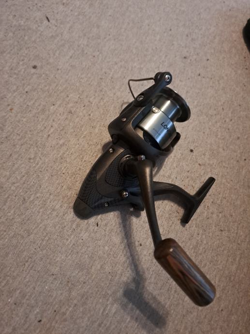 Okuma Rolle Karpfenrolle Mit Freilauf Okuma Longbow XT Baitfeeder 655 Angelrolle - 325m/ 0,30mm Für Karpfen & Raubfisch Okuma Lbxt 655 Daiwa Black Widow