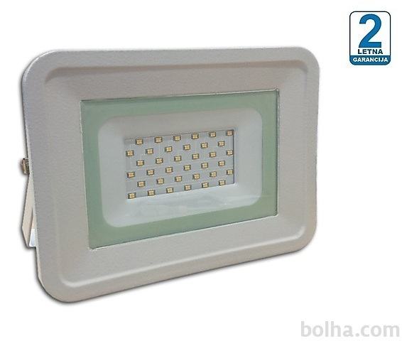 LED reflektor 30W / Bel / Hladno bela / IP65 - vod