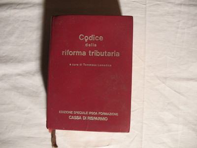 knjiga codice della riforma tributaria........1976