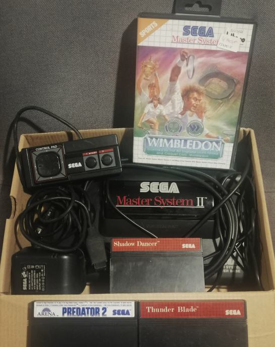 Retro konzola Sega Master System 2, orig. plošček, napajalnik + 5 iger