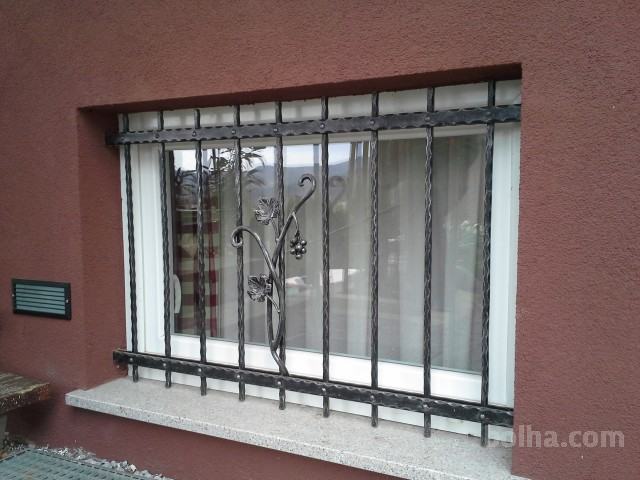 Okenska rešetka - wrought iron window grille O147