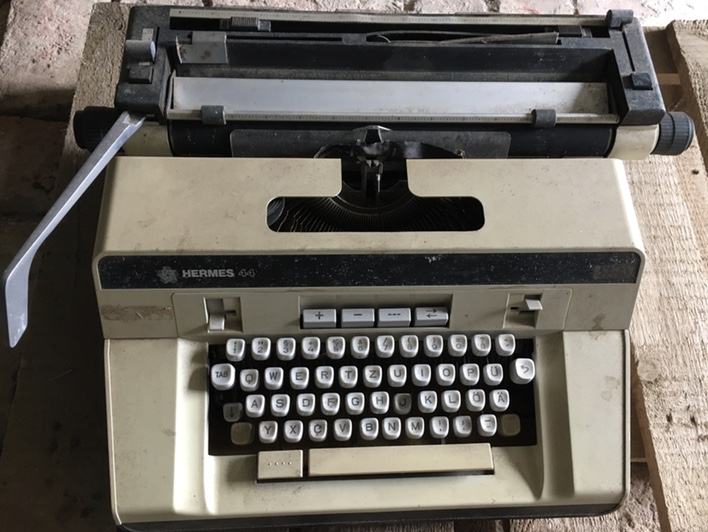 Pisalni stroj - HERMES