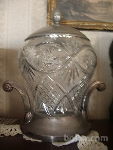 Stara kristalna skleda za punic s srebrno podlago in pokrovo