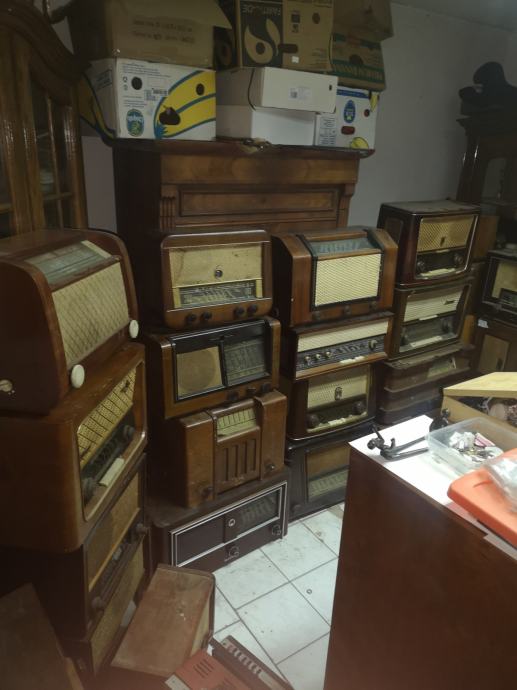Stari radio aparati kolekcija 150 kosov